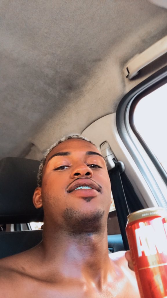 sementeabc33's tweet photo. 🥵 https://t.co/AWC9p6qZzW