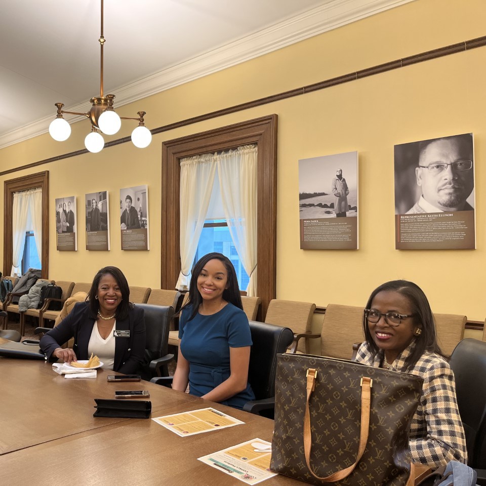 COPALMN's tweet photo. This morning, we met with legislators at the Minnesota State Capitol over tamales and coffee to discuss a legislative agenda that advances the issues most pertinent to the Latino community.
#COPALPresente #MNHouse #MNSenate #DriversLicensesForAll #LicenciasParaTodos https://t.co/hAJWBD40m8