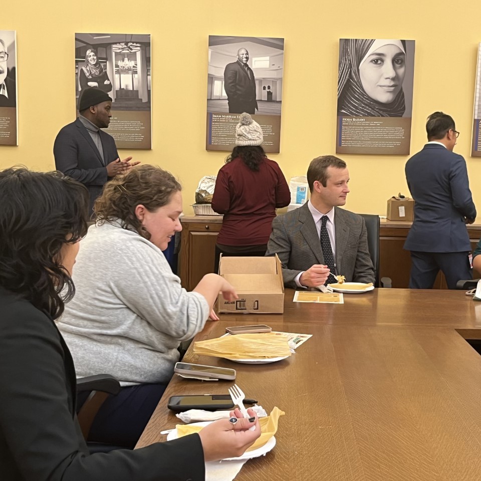 COPALMN's tweet photo. This morning, we met with legislators at the Minnesota State Capitol over tamales and coffee to discuss a legislative agenda that advances the issues most pertinent to the Latino community.
#COPALPresente #MNHouse #MNSenate #DriversLicensesForAll #LicenciasParaTodos https://t.co/hAJWBD40m8