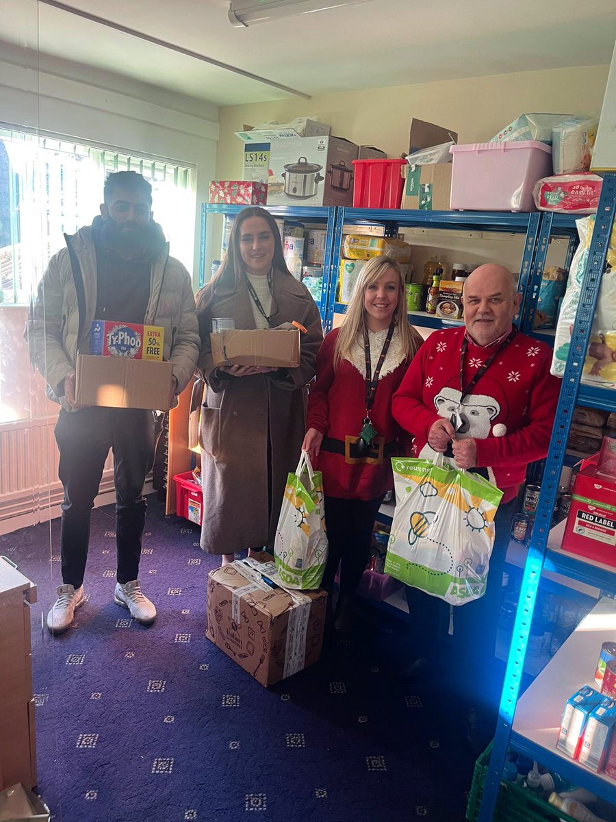 2 of our fab U3J trainees presenting the Gingerbread Centre with some items from our Christmas food bank collection at U3A1. Great to have everybody contribute to the cause and help the local community! 💚 gingerbreadcentre.co.uk