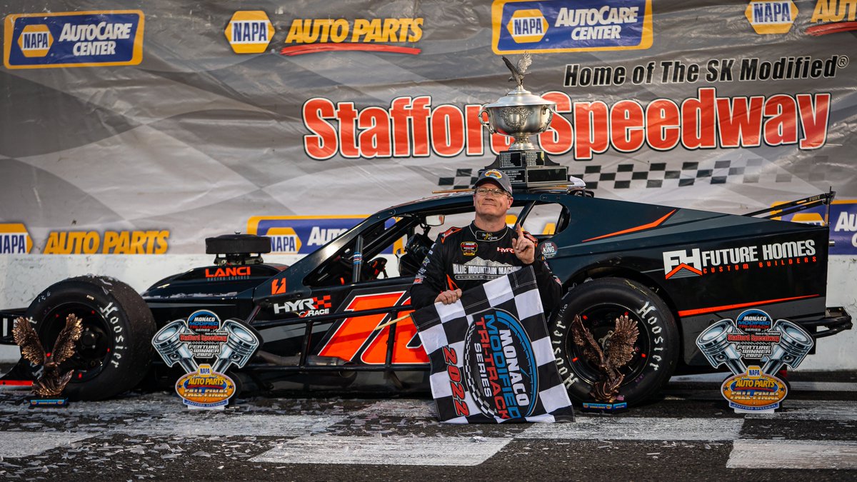 Oval Track Racing – Thompson Speedway