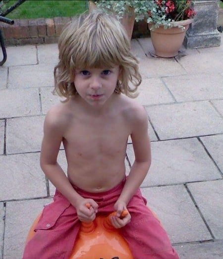 O lucca criancinha era todo bonitinho aí eu era assim