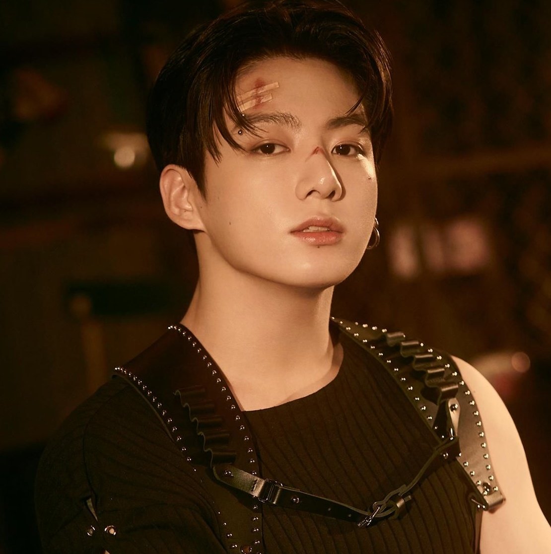 ymkive's tweet photo. #jikookau onde
Jimin é um espião da CIA infiltrado da inteligência coreana em busca de informações
ou, onde o agente 07, Jungkook, é designado a ser parceiro do Park em uma missão. https://t.co/LPZe2efEAr