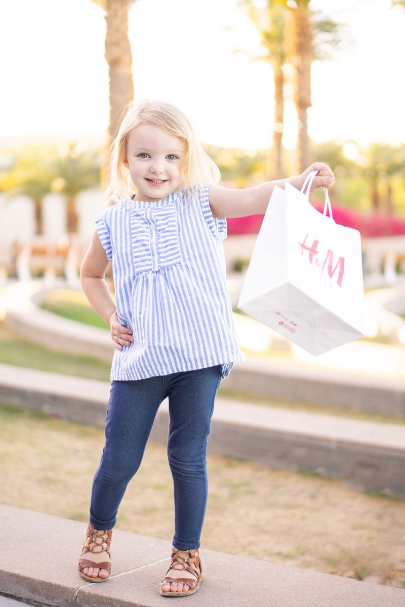 The 60% off sale at <a href="/hm/">H&M</a> is still happening through Jan. 11! Don't miss out on amazing deals for trends you love. 💖