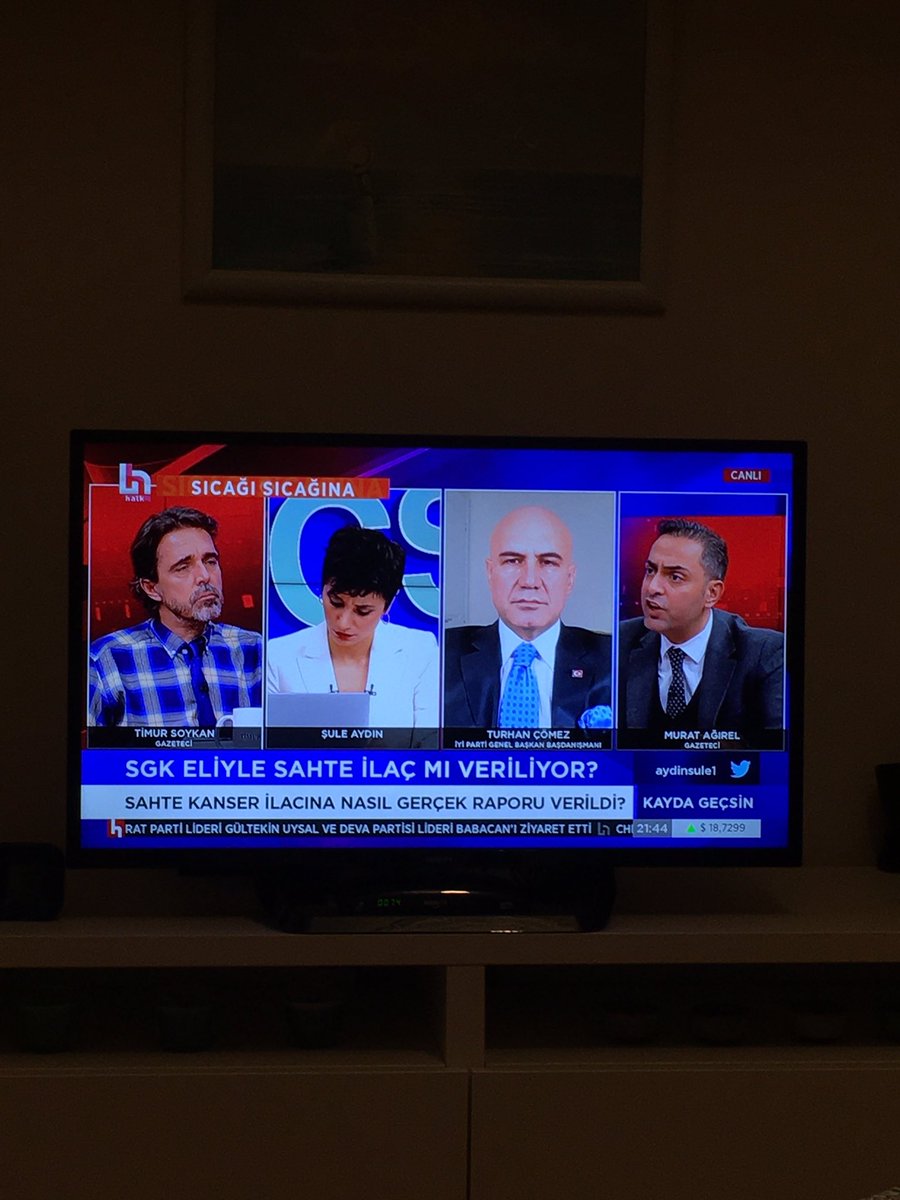 İnanılır gibi değil… Dehşetle izliyorum. Bu ülkenin aydın ve gerçek gazetecileri iyi ki varsınız… <a href="/muratagirel/">Murat AĞIREL</a> <a href="/timursoykan/">Timur Soykan</a> <a href="/seyhanavsar/">Seyhan Avşar</a> <a href="/aydinsule1/">Şule Aydın</a>