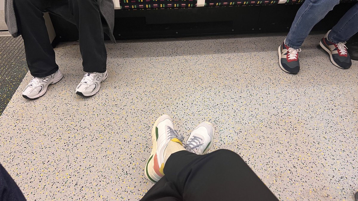 emilyashpowell's tweet photo. shoutout to everyone in london debuting their new christmas trainers on the tube today. big day for us x https://t.co/1boVebo41j