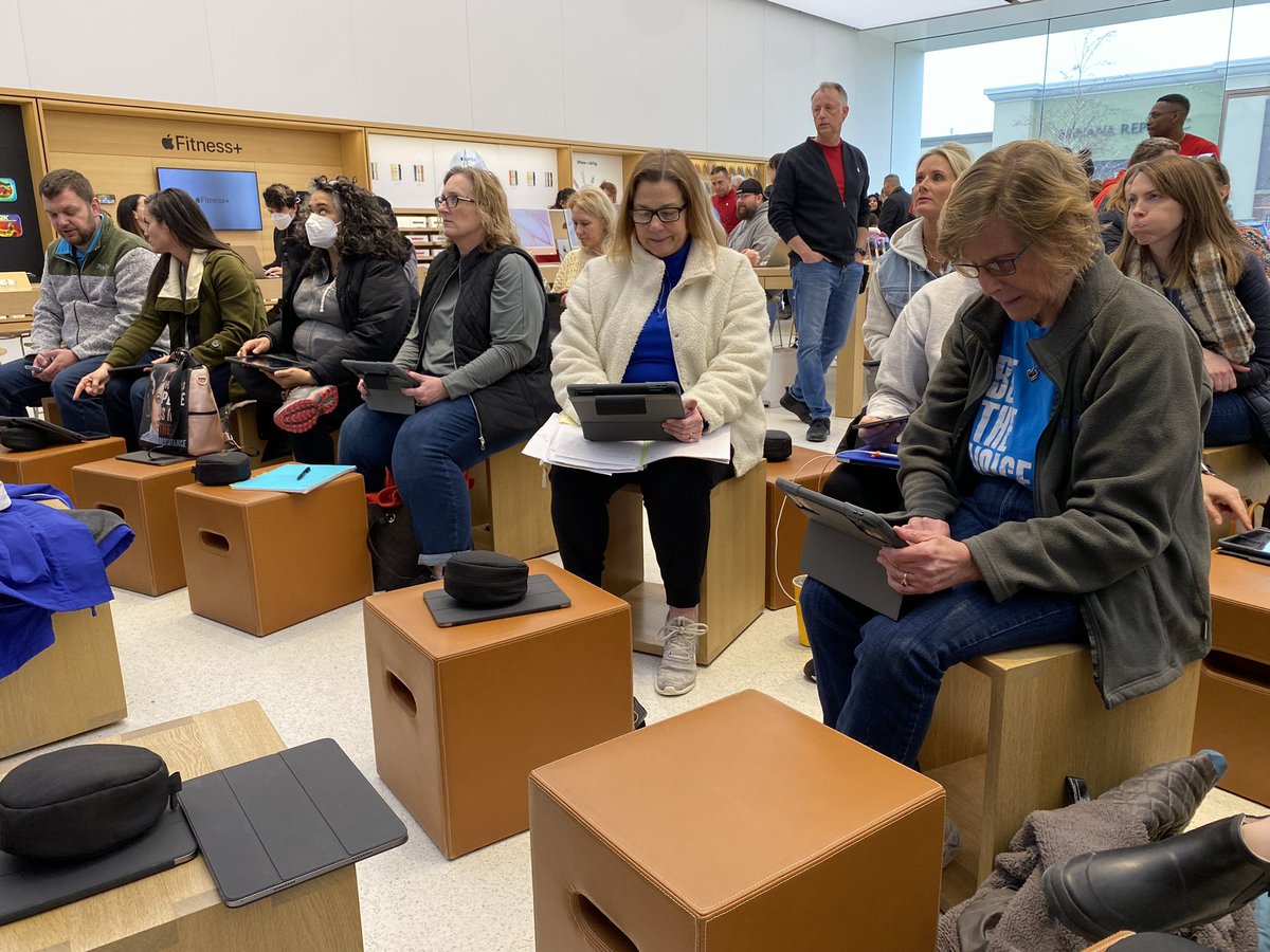 Nau_Twilight's tweet photo. Elementary GATE teachers working on our Apple Teacher certification at the Apple Store today. We are learning about iMovie, GarageBand and Swift Playground. Thank you @annfeldmann1 and @21centtech for arranging this! #opsproud #highqualitypd @OmahaPubSchool https://t.co/errXDZhLJx