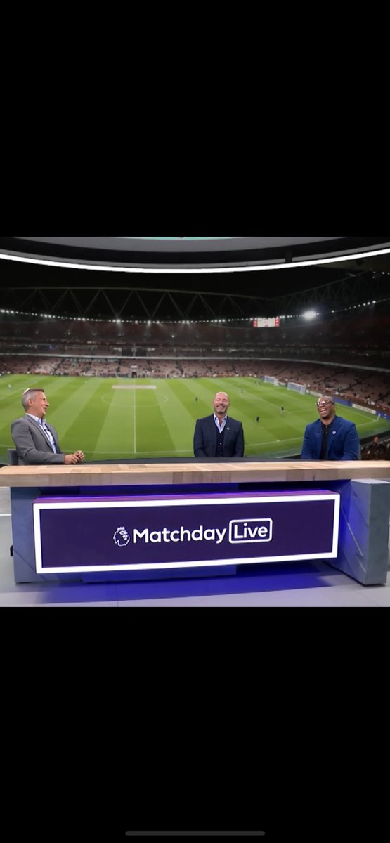Watching ⁦<a href="/Arsenal/">Arsenal</a>⁩ v ⁦<a href="/NUFC/">Newcastle United</a>⁩ with these two legends 🖥👊 ⁦<a href="/alanshearer/">Alan Shearer</a>⁩ ⁦<a href="/IanWright0/">Ian Wright</a>⁩