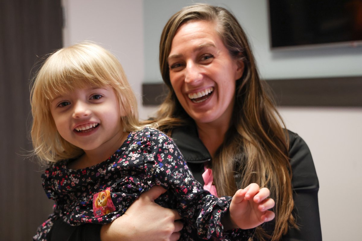 claireshannonmd's tweet photo. I love seeing smiling faces during patient visits! Seeing my patients' progress and making a positive impact on their lives is so rewarding.π #orthopedics #pediatricorthopedicsurgeons #limbdeformitycorrection #orthopedicsurgeon #womeninmedicine #womeninorthopedicsurgery https://t.co/tv7AOH0SMi