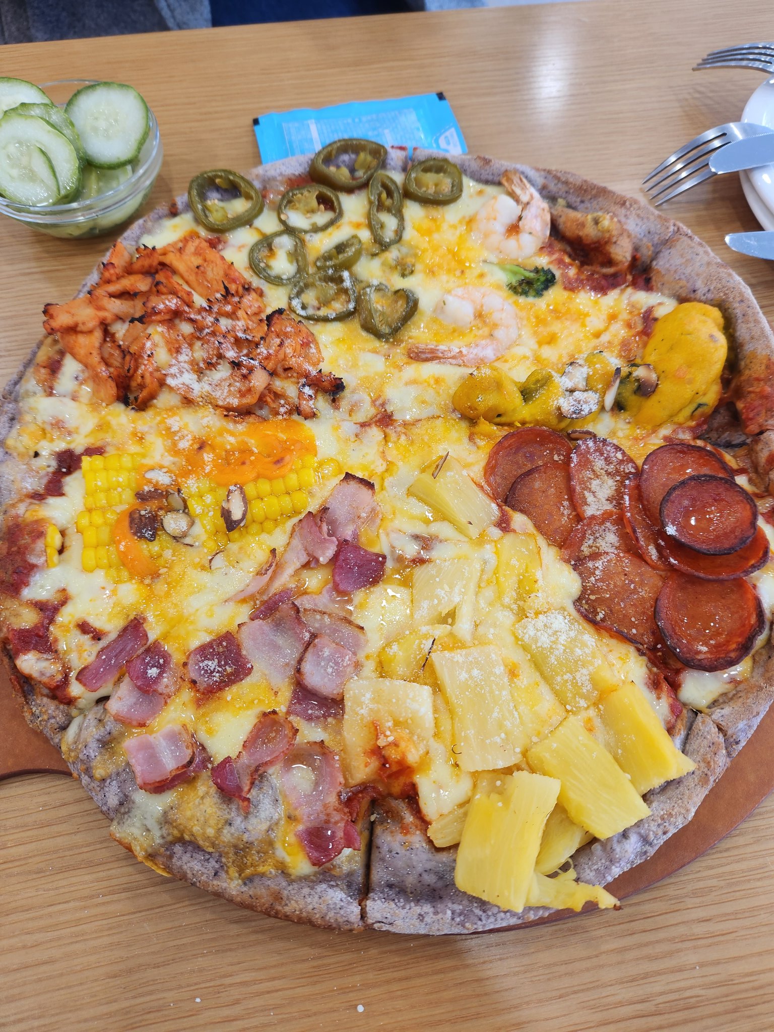 Flkl6lsaEAA8npn?format=jpg&name=large