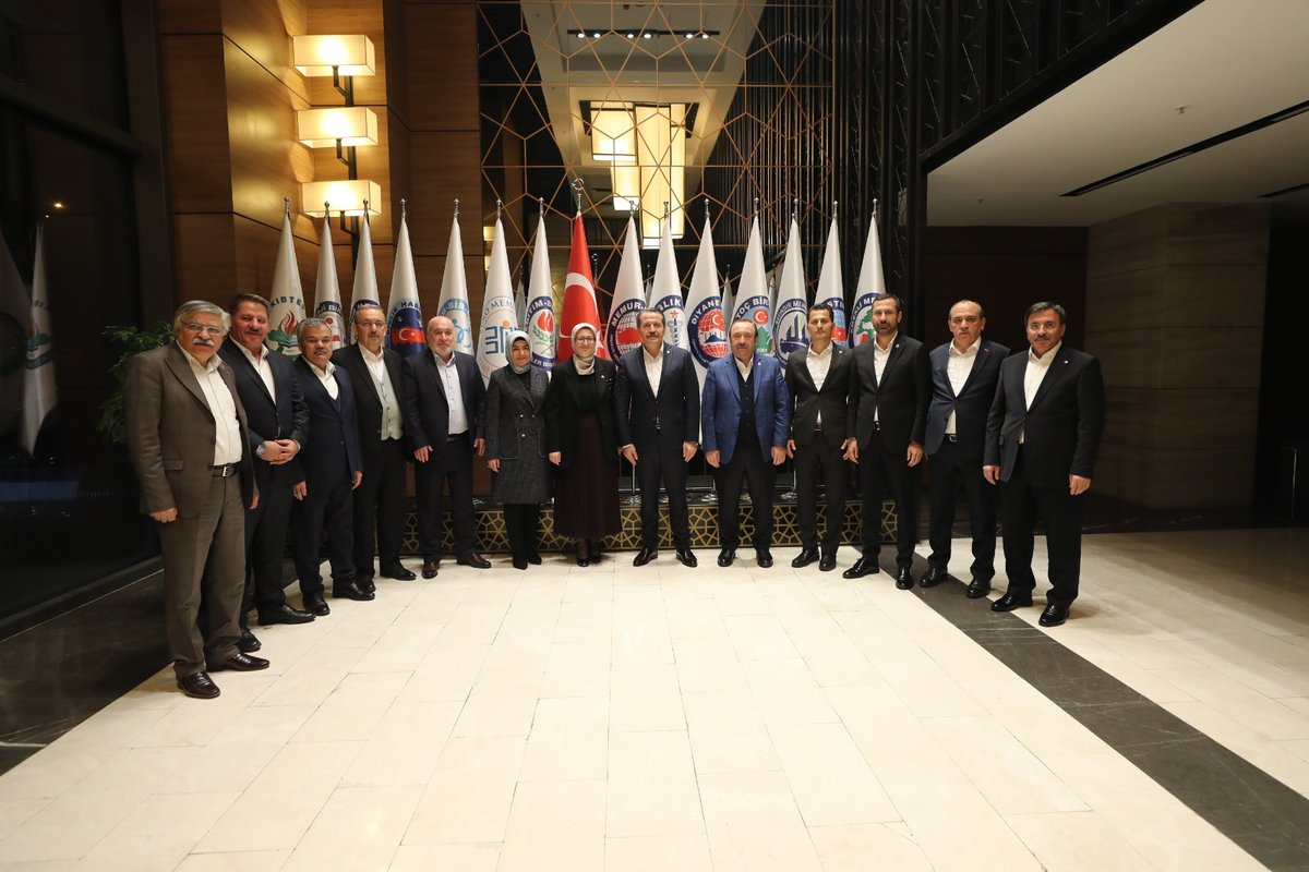 huseyinozturk_1's tweet photo. Ak Parti Sivil Toplum ve Halkla ilişkiler Bşk/ Genel Başkan Yrd.Belgin Uygur'un Genel Merkezimizi ziyaretinde 
#memurzammıyetersiz olduğunu 
Emeğin hakkını vermek için, açıklanan zamma ilave SEYYANEN  iyileştirme yapılması ve beklentilerin karşılanmasını gerektiğini ifade ettik. https://t.co/FPD1omNNh7