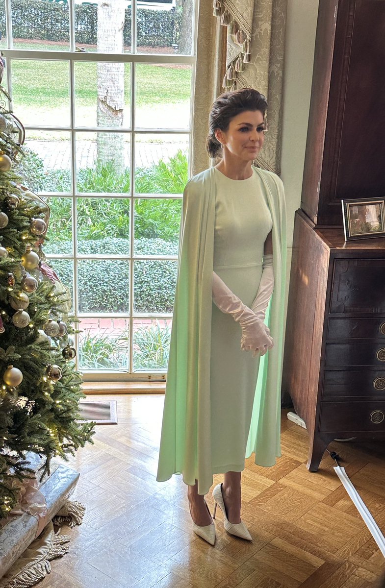 KatiePavlich's tweet photo. A moment for the fashion https://t.co/xlYYYVFQ1c