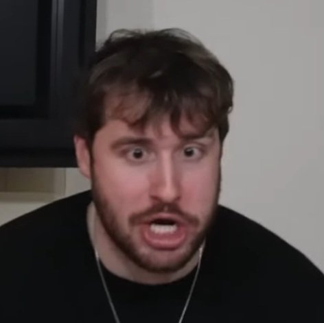 AV11RA's tweet photo. tjis man has the face of a pixar character ☠️☠️
#grouptwt #LTLVC3 https://t.co/pEXP4QHC1m