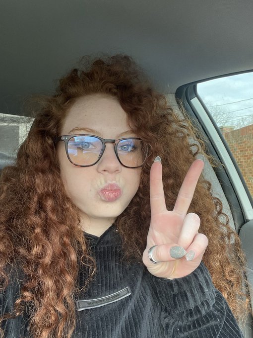 Get yourself a goofy girl to go home to https://t.co/dUi9mXSVWd<a href="/tag/newprofilepic"class="tags"><span>#newprofilepic</span></a>