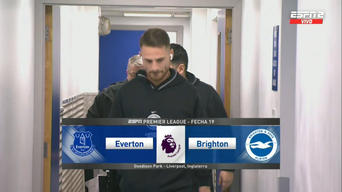 DanielFigueroaP's tweet photo. @FabiTaboadaok y @stefaniacasero con #EvertonBrighton #PremierConResaca https://t.co/AdTh3VXYon