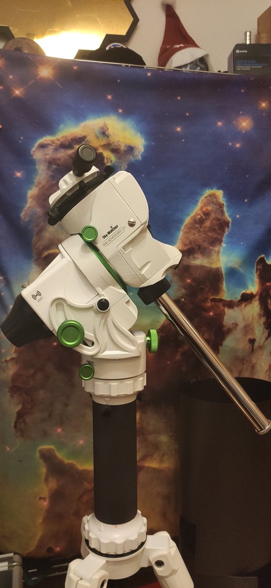 Durante los próximos días espero poder hacer alguna prueba con esta SW Star Adventurer GTi que me han dejado los amigos de <a href="/espacio_celeste/">Espacio Celeste</a>. La verdad es que luce espectacular.