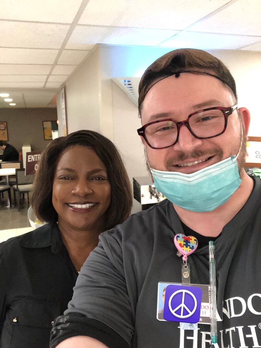 RyanForEQUALITY's tweet photo. Just went to break at work and Had the honor of running into Congresswoman ￼@valdemings 👏👏 🇺🇸🇺🇸 #ProudDemingSupporter ￼#valdemings #democrate https://t.co/XiFcdtbBaT