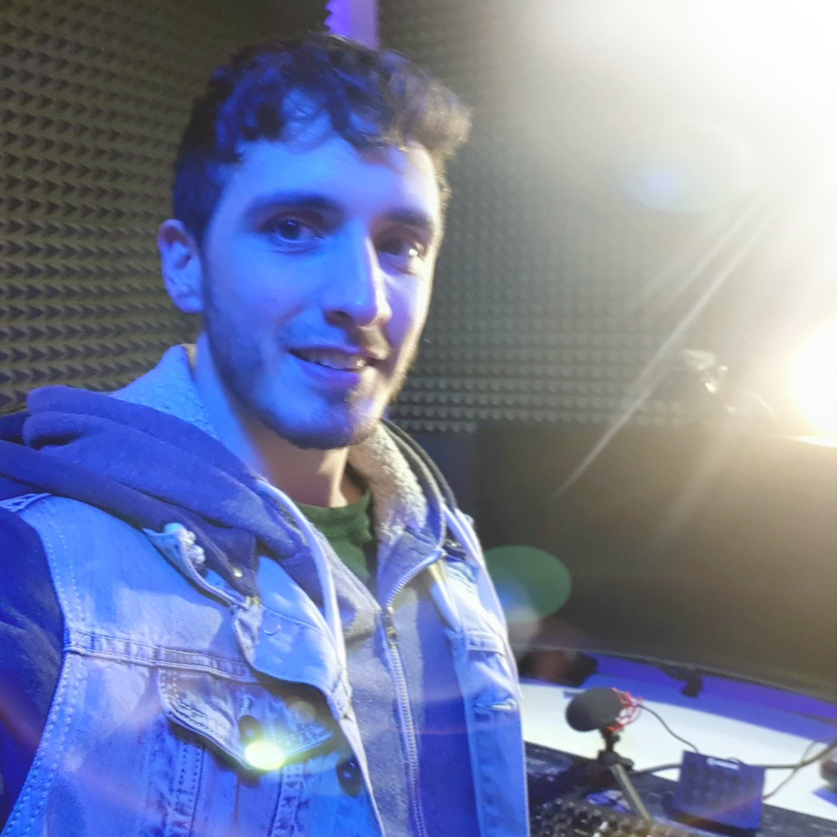 TheJ3Boys's tweet photo. Happy new year everyone!
My camera may have a crack in it, but it does make for some cool lighting effects 😅 

Live now playing Final Recurrence: https://t.co/NmTmPW2QlW 

#twitchstreamer #smallstreamer  #twitchaffiliate #smile #IndieGame #FinalRecurrence https://t.co/fO2NJ2FVVt
