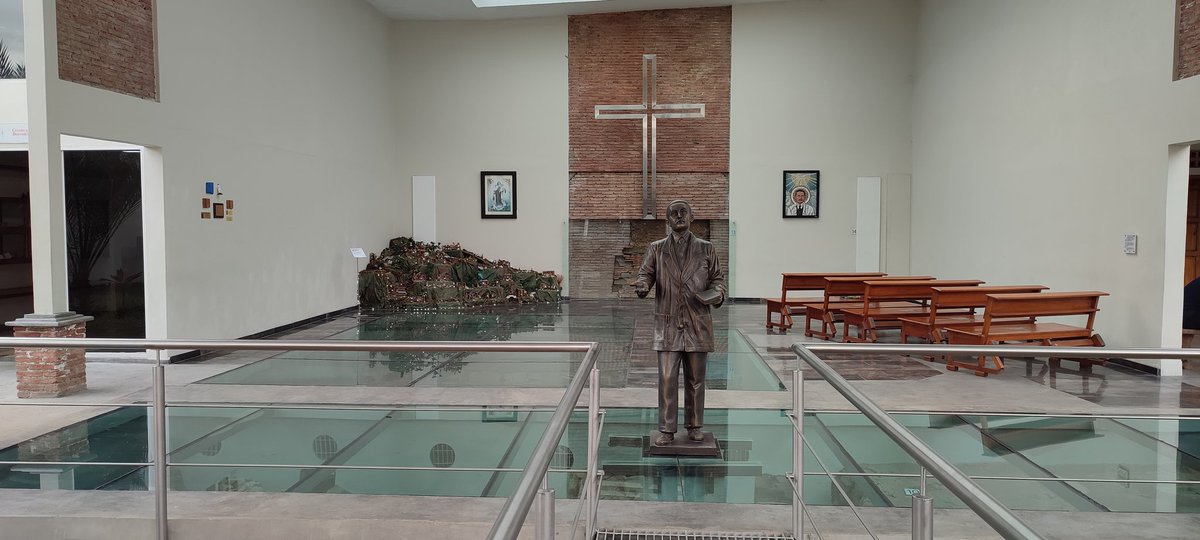 RobertLobo_'s tweet photo. Hoy pasé por la casa-museo del beato, Dr. José Gregorio Hernández, ubicada en La Pastora, Caracas. Tiene un año y 9 meses q fue remodelada. El recorrido es de una hora aprox. Abierta al público de 9AM a 4PM de martes a domingos. Tiene una cafetería y tienda de souvenirs. Fotos ↓ https://t.co/mIMIfJ9LZx