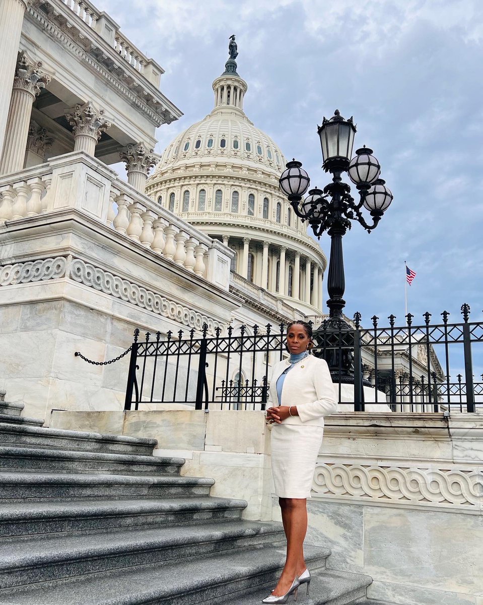 StaceyPlaskett's tweet photo. I am honored that the people of the USVI continue to trust me with the responsibility of their representation in Congress for a 5th term. 

With my colleagues in Congress &amp; the VI Government, I look forward to putting people over politics! 

#VIstrong 🇻🇮 #118thCongress 🇺🇸 https://t.co/qH0O4tTvoX