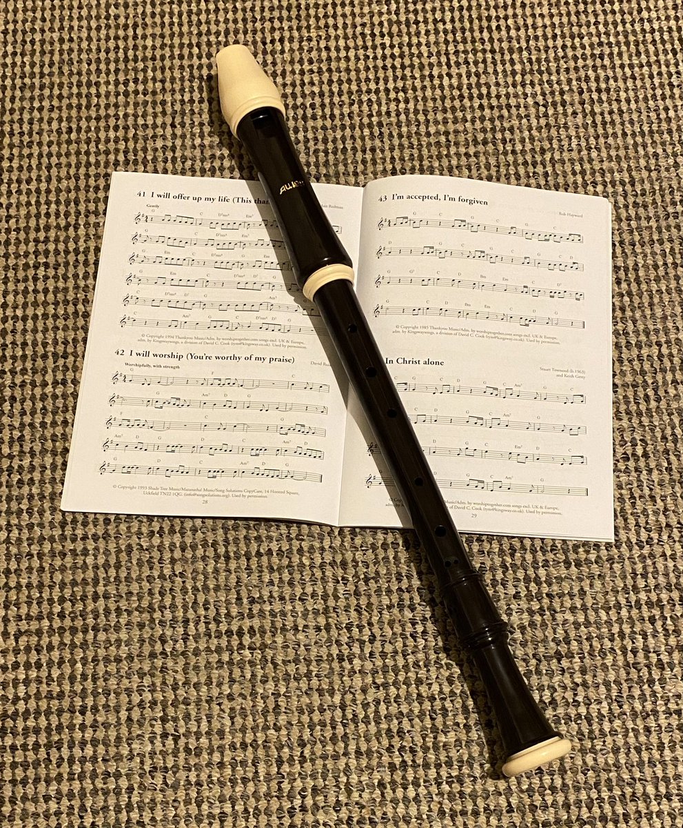 DrSimonMc's tweet photo. Part of 2023โs plan to stay well is to (possibly) finally learn an instrument well enough to enjoy playing it.
Going back to a VERY old friend from schoolโฆ just a bit bigger for these adult hands!
#neighboursneedsoundproofing
#screetching
#teamrecorder https://t.co/GFUM8NDlEy