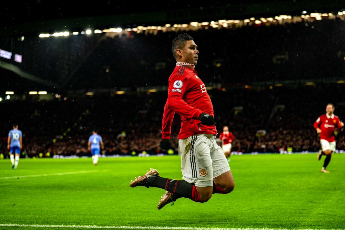 ManUtd's tweet photo. 🔴 @Casemiro is flying 🔥

#MUFC || #MUNBOU https://t.co/iwi69Zh4fp