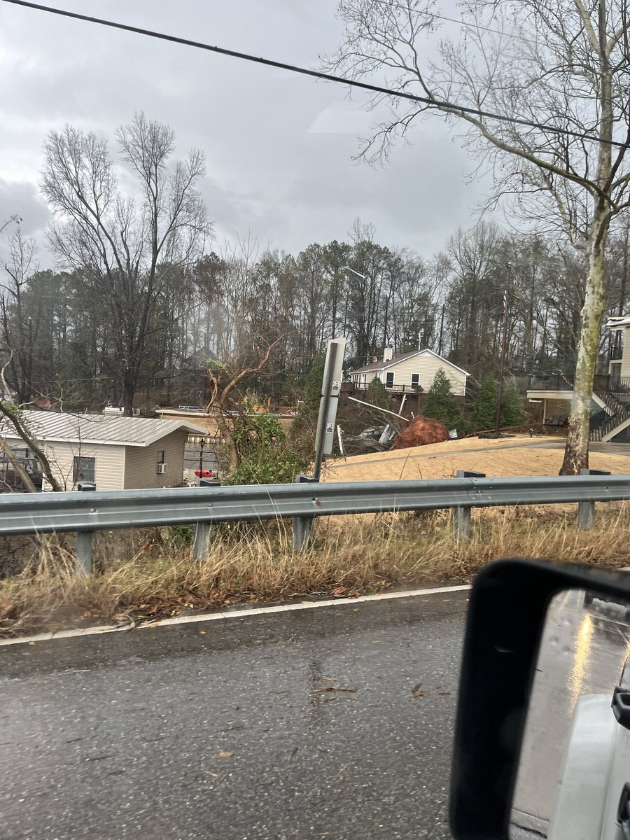 brantleeeyyy's tweet photo. @JoshWeather @wsfa12weather @spann Slapout, AL Damage near Blackwell Bridge https://t.co/H6tORdc8RE