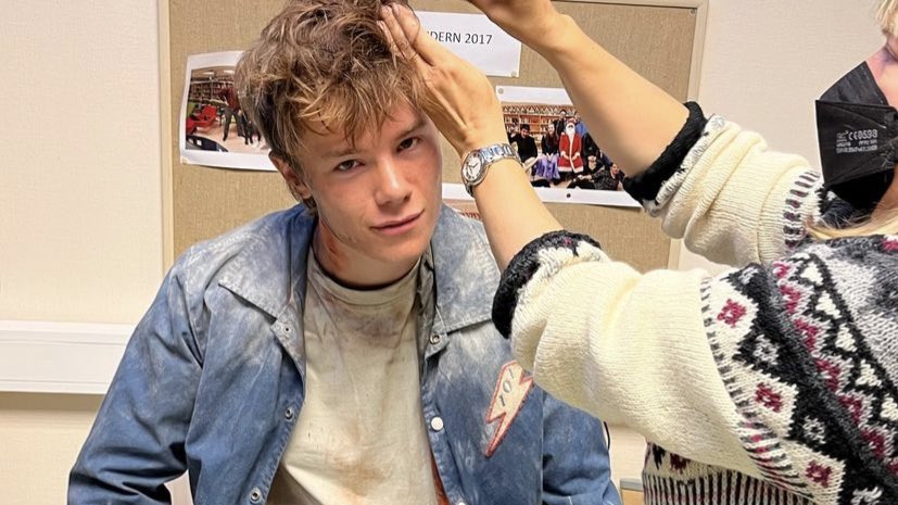 emmyyoungroyals's tweet image. edvins movie, omars movie AND season 3 all coming out this year??? i won’t survive