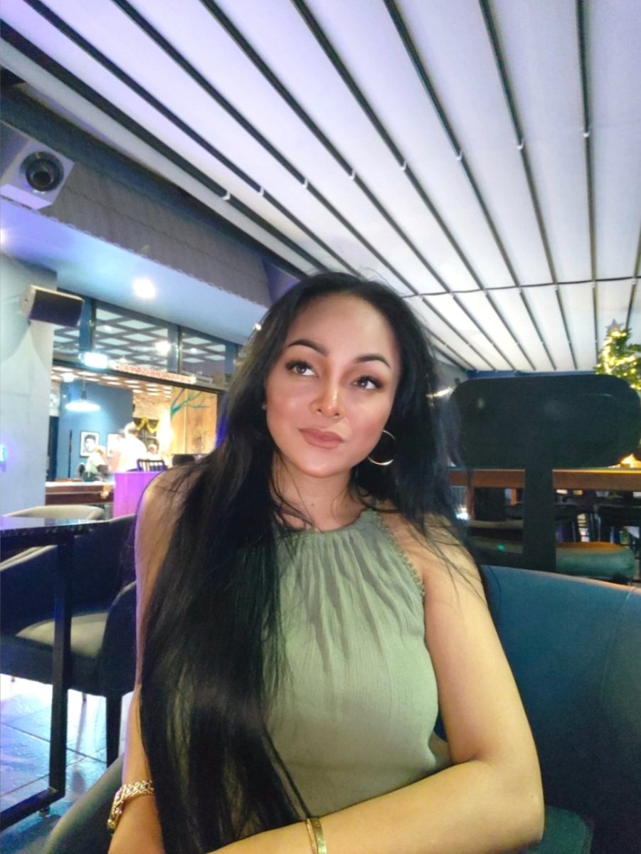 daisy_vlog's tweet image. Just trying how this #tweeter #Works 😬😬😬😬 
#MorNight everyone 🥰🥰🥰