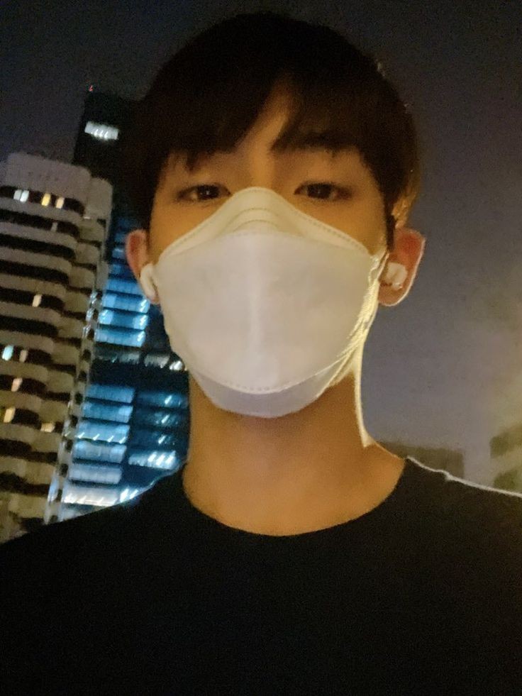 renwinpics's tweet photo. #RENJUN and #WINWIN at night https://t.co/hjzeNHZdH0