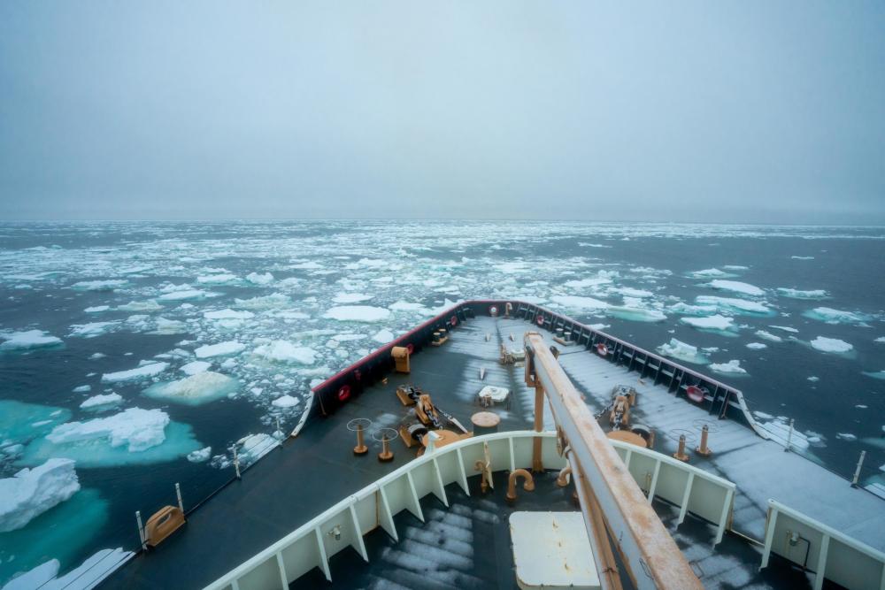 USPACOM's tweet photo. .@USCG’s #CutterPolarStar transits through ice during #OpDeepFreeze.
#FreeAndOpenIndoPacific #Readiness
 
📸: PO3 Aidan Cooney https://t.co/gTKihfMYKA