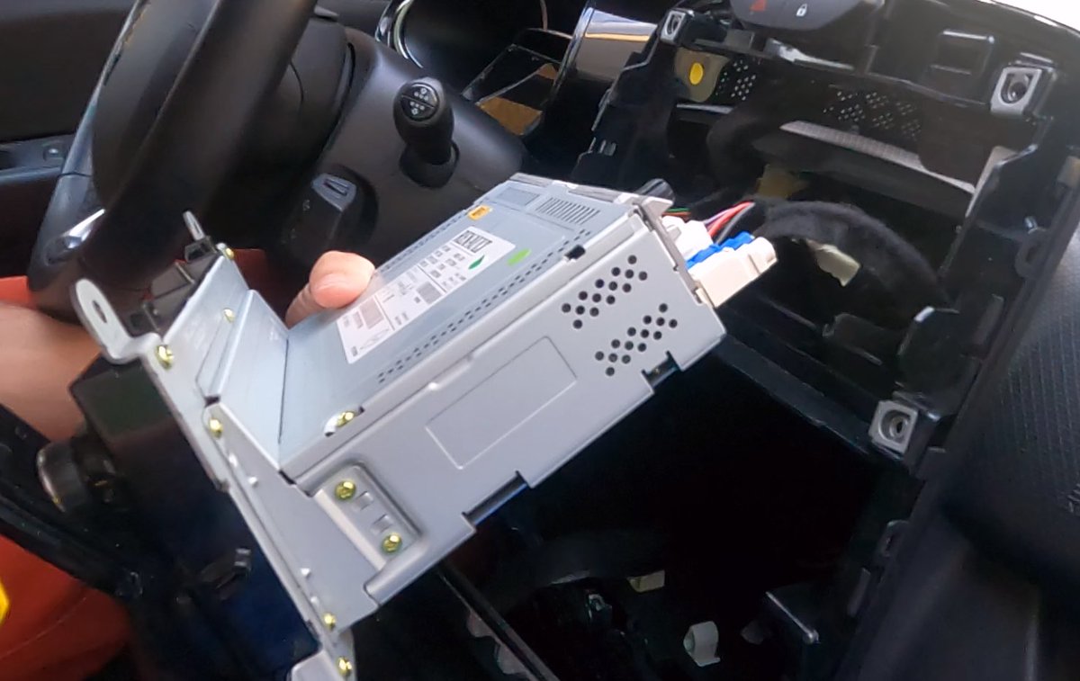 ➡️ TUTO : Installer dans sa voiture un MediaNav compatible Android Auto / Apple Carplay. 😎😊
(En plus c'est assez simple 🎉 )

gps-carminat.com/v3/media-nav/i…