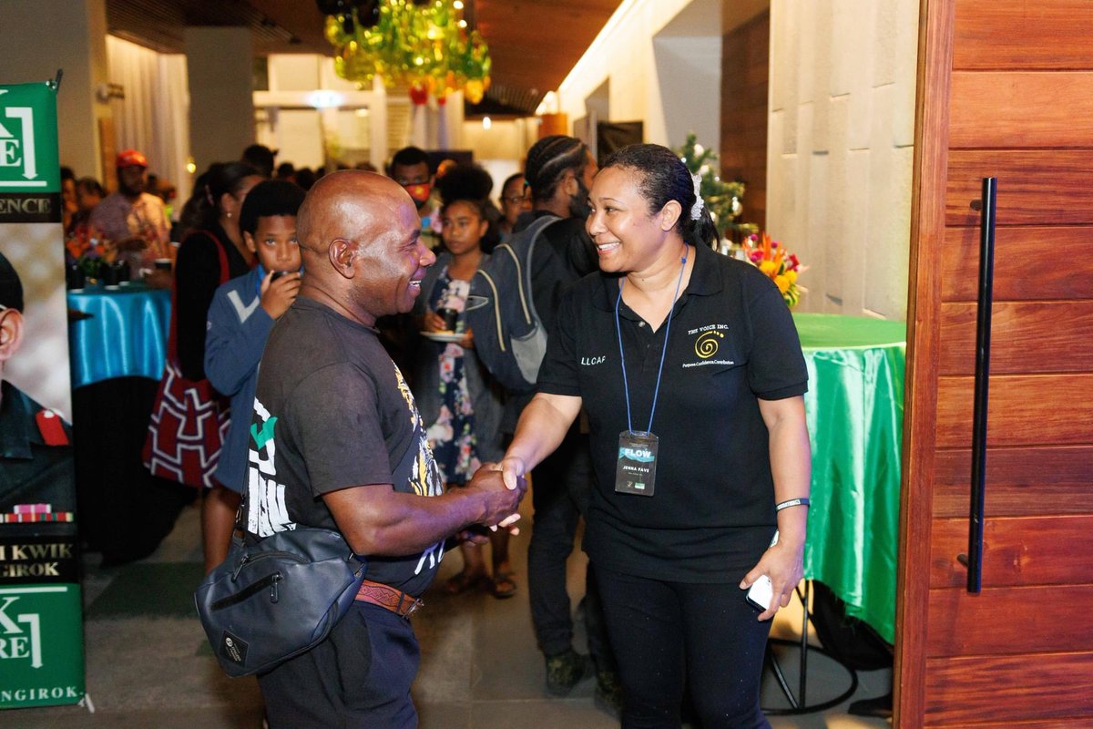 TheVoiceIncPNG's tweet photo. DAY 1!

A spectacular night with 350 leaders present to launch the 5th Annual Clean Generation Leadership Conference with our Guest Speaker General Jerry Singirok who presented his book "A Matter of Conscience - Operation Rausik Kwik" along with performances by Art Activism PNG. https://t.co/qJPDXGdfbN