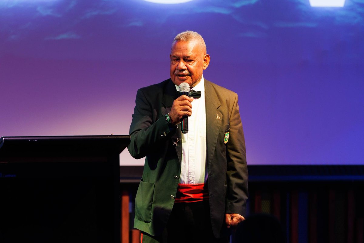 TheVoiceIncPNG's tweet photo. DAY 1!

A spectacular night with 350 leaders present to launch the 5th Annual Clean Generation Leadership Conference with our Guest Speaker General Jerry Singirok who presented his book "A Matter of Conscience - Operation Rausik Kwik" along with performances by Art Activism PNG. https://t.co/qJPDXGdfbN