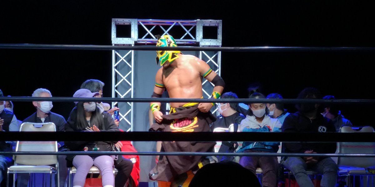 mouko_bsd's tweet photo. J2000チーム、復活❗
ヽ( 🔥,д🔥)ノ
Forever, J2000‼️
( 👉🔥,д🔥)👉
#道頓堀プロレス
#大晦日プロレス
#大晦日プロレス2022
#大阪世界館
#守屋博昭
#ライジングKID
#佐々木幹矢
#J2000
#エナジャイズ https://t.co/nRqst4SFtf