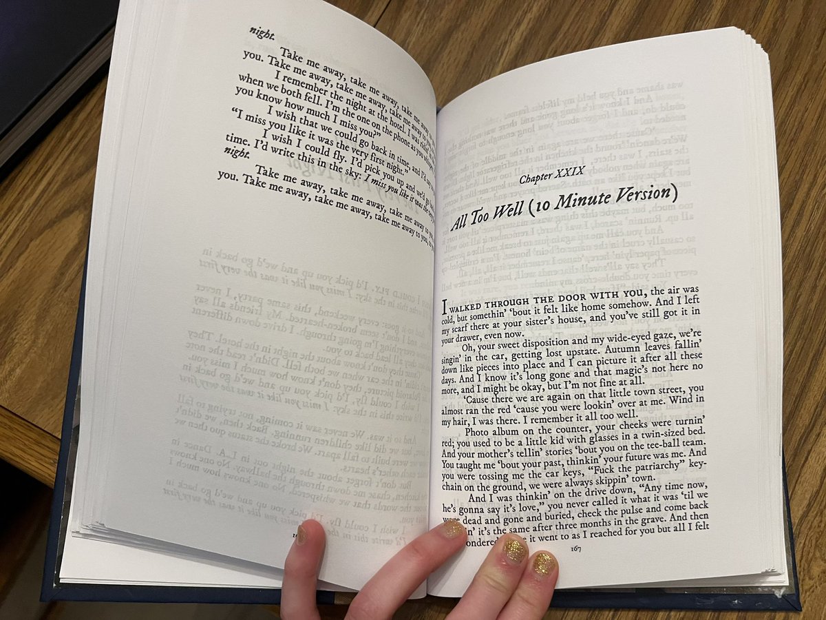 enchantedjess13's tweet image. you guys. my friend handmade and hand bound this book of all of taylor’s lyrics for me……i’m speechless