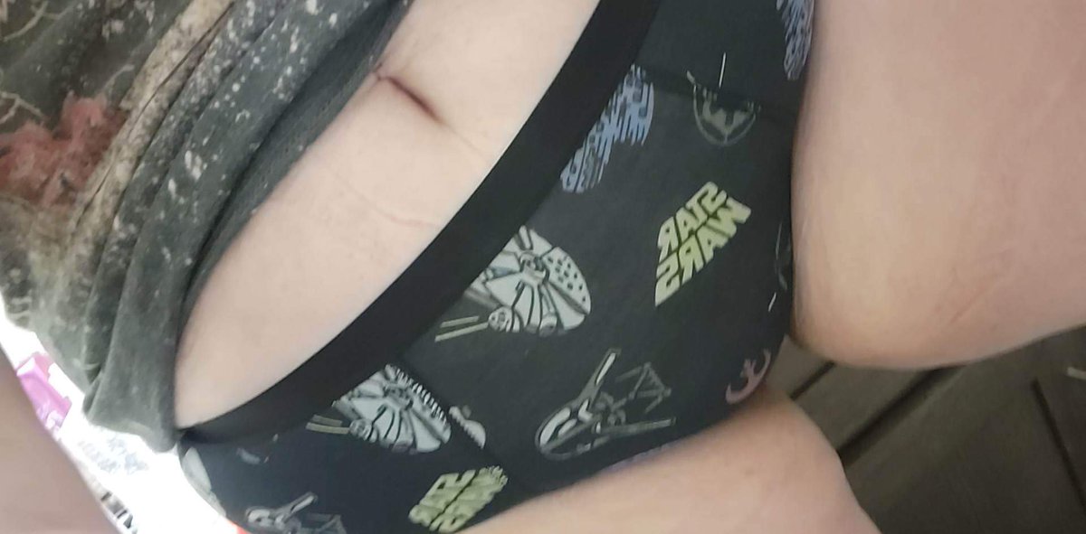 pandaprincess00's tweet photo. I really need to feel the force right now https://t.co/OAEo71vpcp