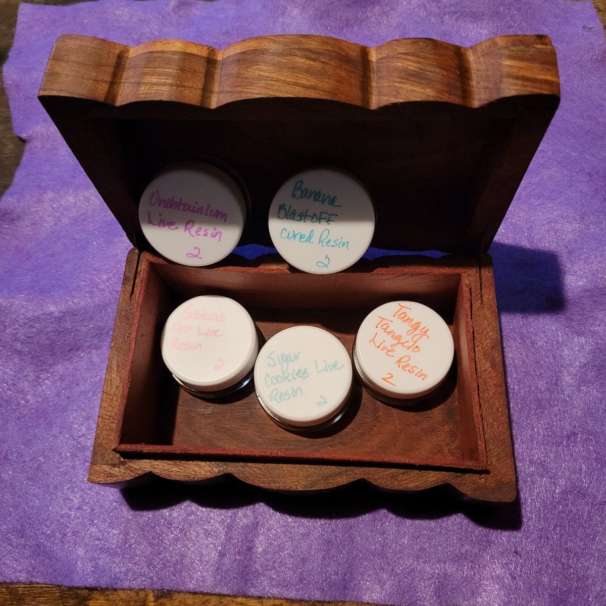 FadedafFarms's tweet photo. We now have monthly party boxes fully adjustable and customizable with quality wood Stash boxes ๐๐
#partyboxes
#bubblehashrosin #craftconcentrates #cannafam #puffpuffpass #cannabiscommunity #cannabisismedicine #cannabisculture #craftweed #420community #medicalmarijuana https://t.co/ur9RJYiKWX