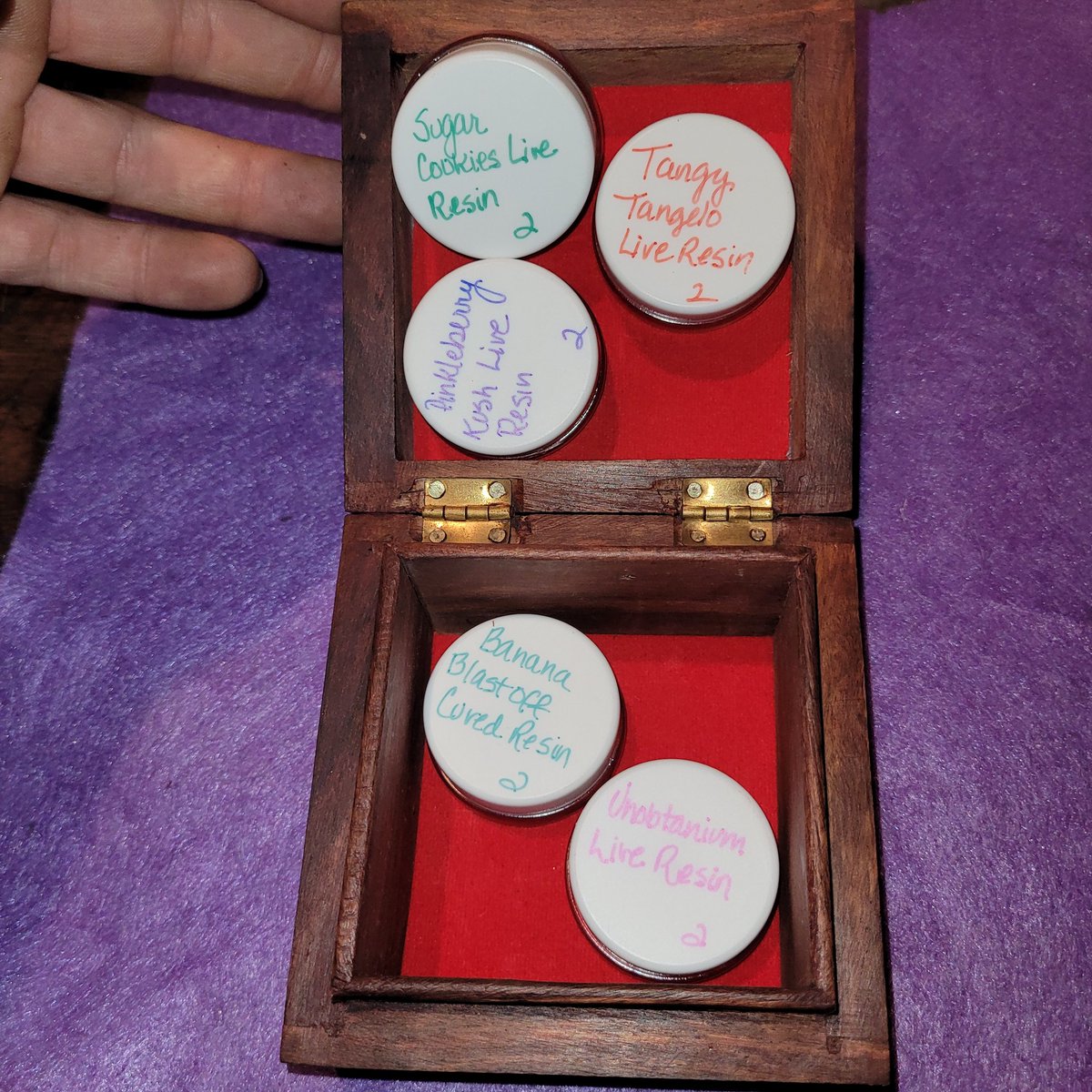 FadedafFarms's tweet photo. We now have monthly party boxes fully adjustable and customizable with quality wood Stash boxes ๐๐
#partyboxes
#bubblehashrosin #craftconcentrates #cannafam #puffpuffpass #cannabiscommunity #cannabisismedicine #cannabisculture #craftweed #420community #medicalmarijuana https://t.co/ur9RJYiKWX
