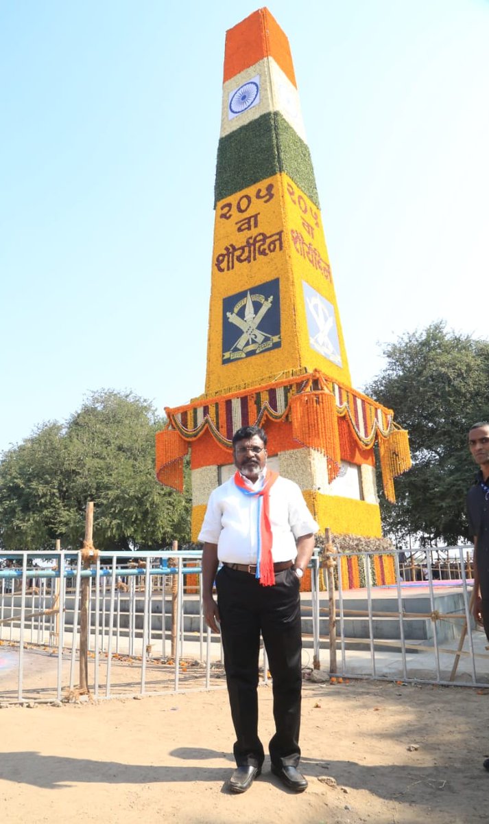 VckIndia's tweet photo. आज हमने पुणे, महाराष्ट्र के पास भीमा गोरेगांव में ऐतिहासिक स्मारक "विजय स्तंभ" का दौरा किया और उसके प्रति सम्मान व्यक्त किया।
@thirumaofficial MP
 #भीमागोरेकॉन #VictorySt #DrAmbedkar #VCK_NORTH https://t.co/uZHJ2ljKt2