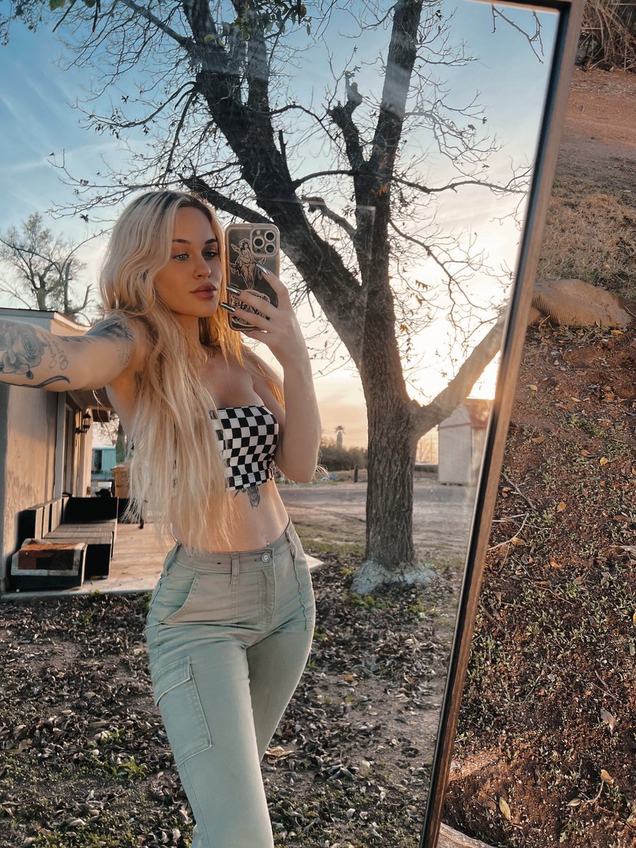 MikaylaStrader's tweet photo. :-) https://t.co/COKOVgwUxa