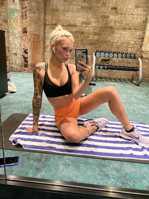 1 pic. Found a lil underground gym ? https://t.co/nfzJW8FK9T