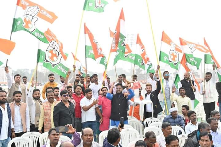Induverma9393's tweet photo. #CGPYC युवा कांग्रेस के सैकड़ो साथियों ने लंबित आरक्षण विधेयक के विरोध में आयोजित “जन अधिकार महारैली” में शामिल हुए।
@DrPalakVermaINC https://t.co/nc4QKOL6Vz