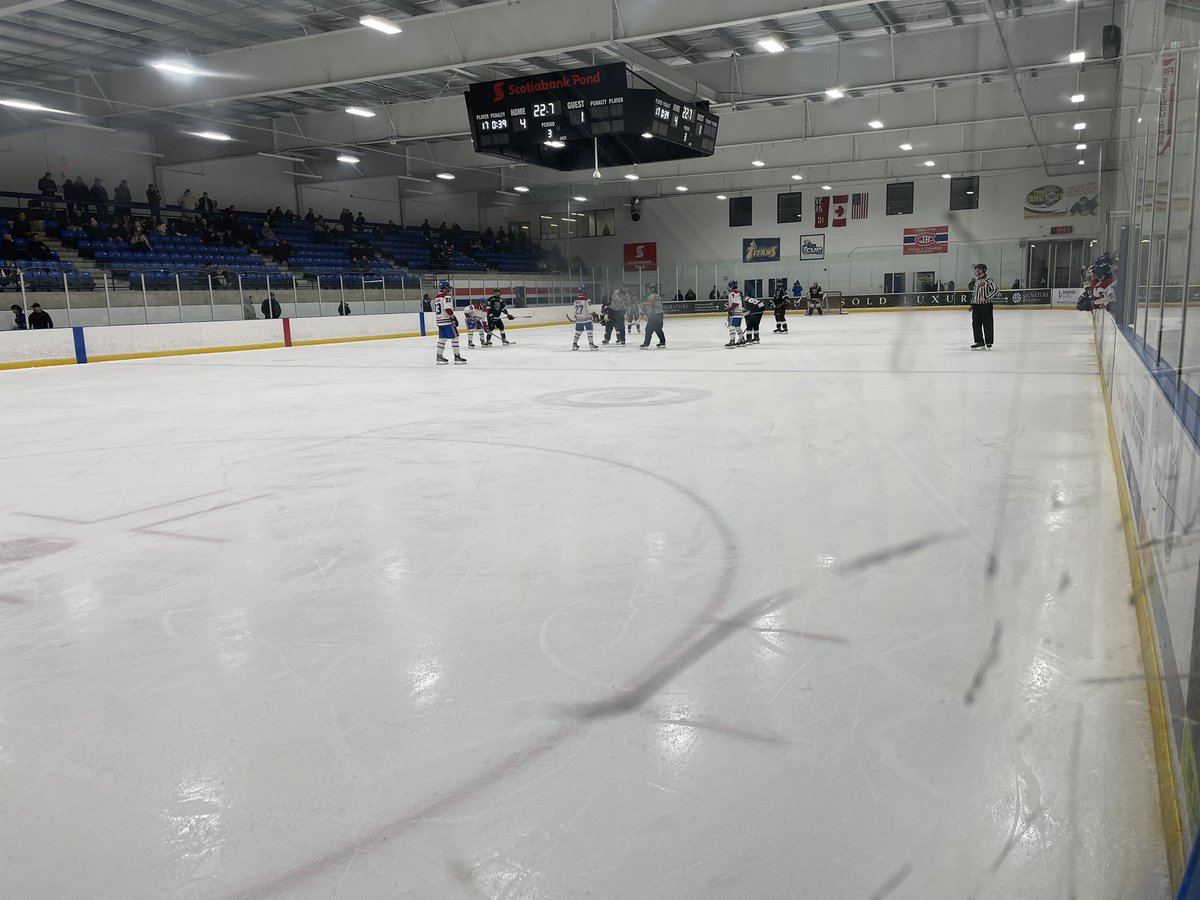 SeanEllison92's tweet photo. Toronto JRC vs. Vaughan Kings, impressive game from Luca Romano (good offensive instincts and skill) , had a nice goal displaying an exceptional release. Kapageridis was a stand out for VK (smooth puck moving d-man with good poise) #2023OHLDraft @ScoutingService https://t.co/8yhHM1rcVo