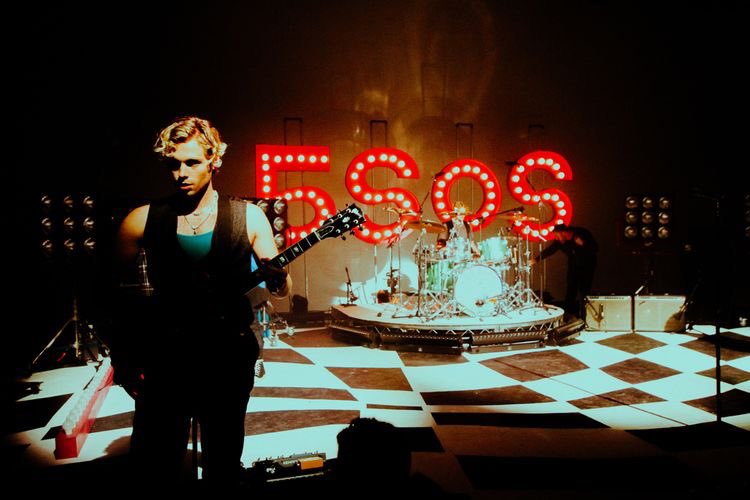 I love 5sos tweet media