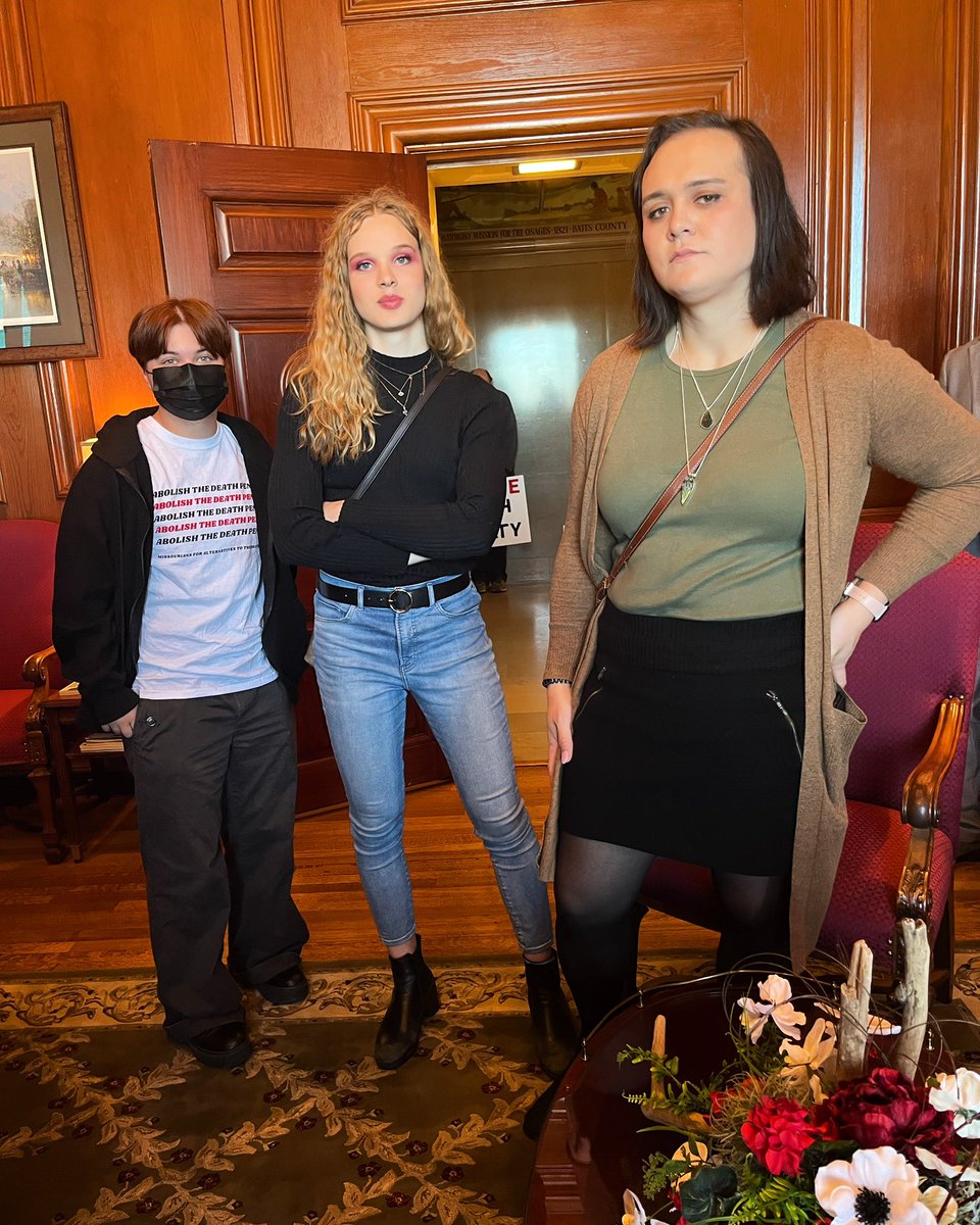 MADPMO's tweet photo. In the Governorโs office w student leaders and the Metro Trans Umbrella Group asking Parson to stop the killings ๐
#ClemencyForAmber
#DeathIsNotJustice https://t.co/SFyXr33SBR