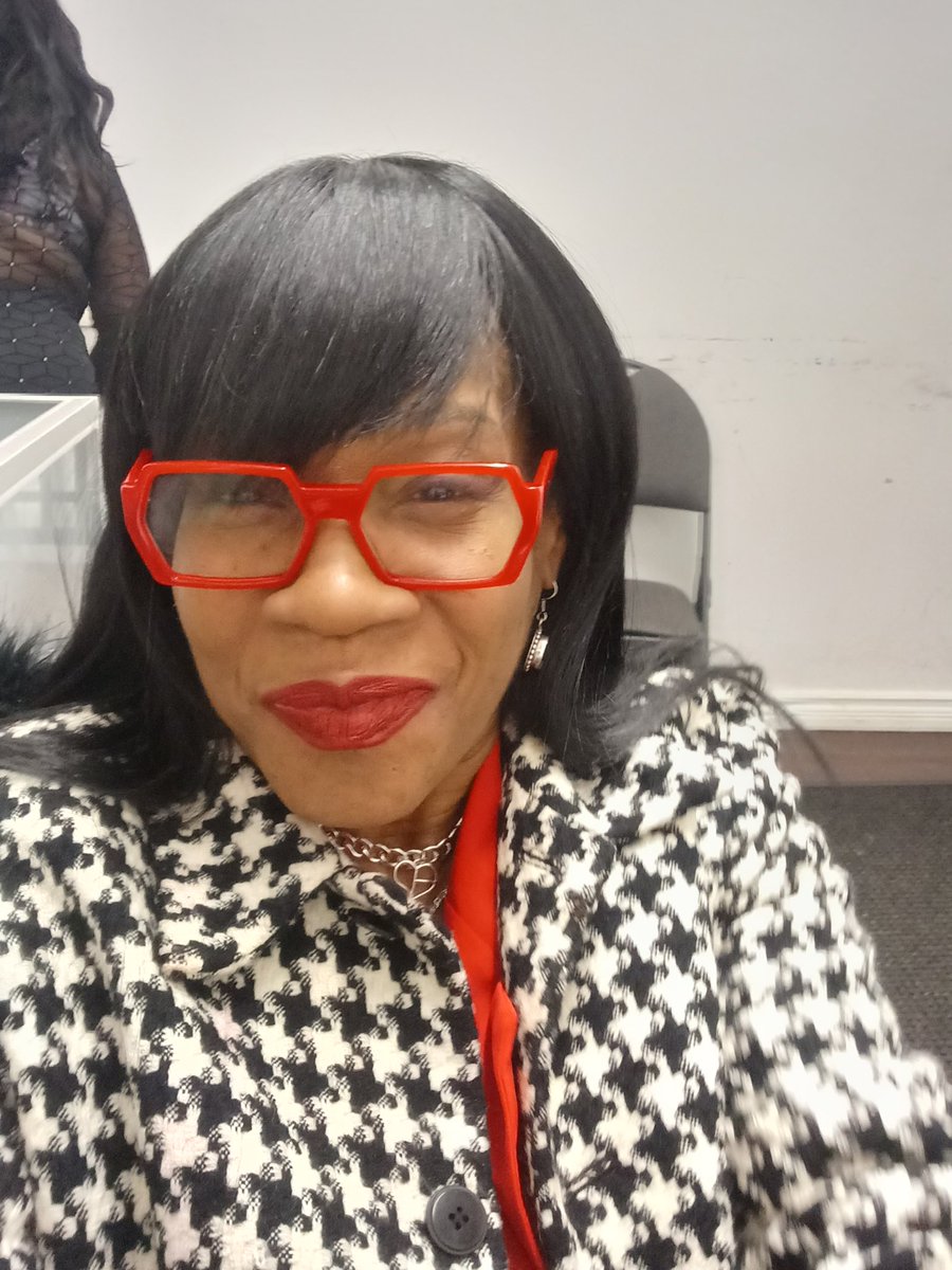 Dionnebirdofparadise@gmail.com