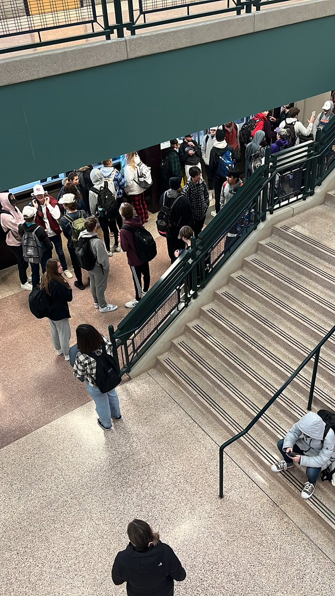 thehoofprint's tweet photo. Just a small portion of students waiting to be picked up by their late bus. https://t.co/c63sD6NbG0