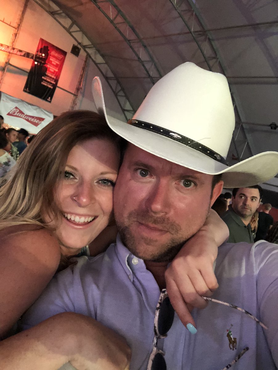 AndrewPogsonUS's tweet photo. Andrew Pogson performing at the Calgary Stampede. #andrewpogson #freddyfusion #calgarystampede #sciencemagicshow #comedymagician https://t.co/fvV6fWmeHd