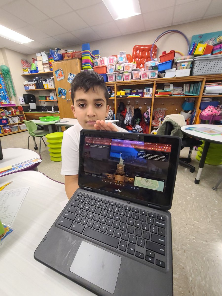 mmhteach's tweet photo. After discussing NY tourist attractions, #class3h took a virtual field trip to the Statue of Liberty! We also learned all about WHY she's "walking!" We can't wait to be tourists as we travel the world this year & discover other tourist attractions! @JRRS_Jericho #jrrsfamily https://t.co/bzYvBYDlYr